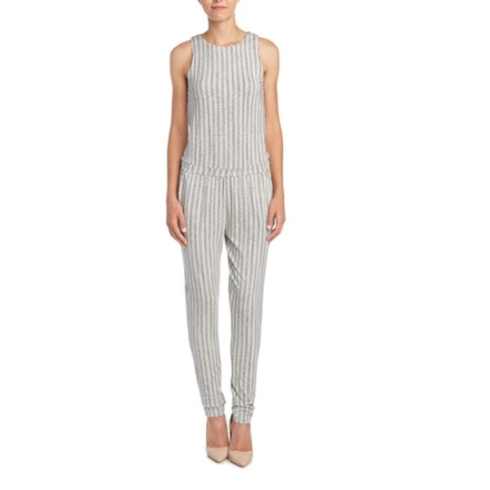 Tart Stretchy Jumper in Gray and White
